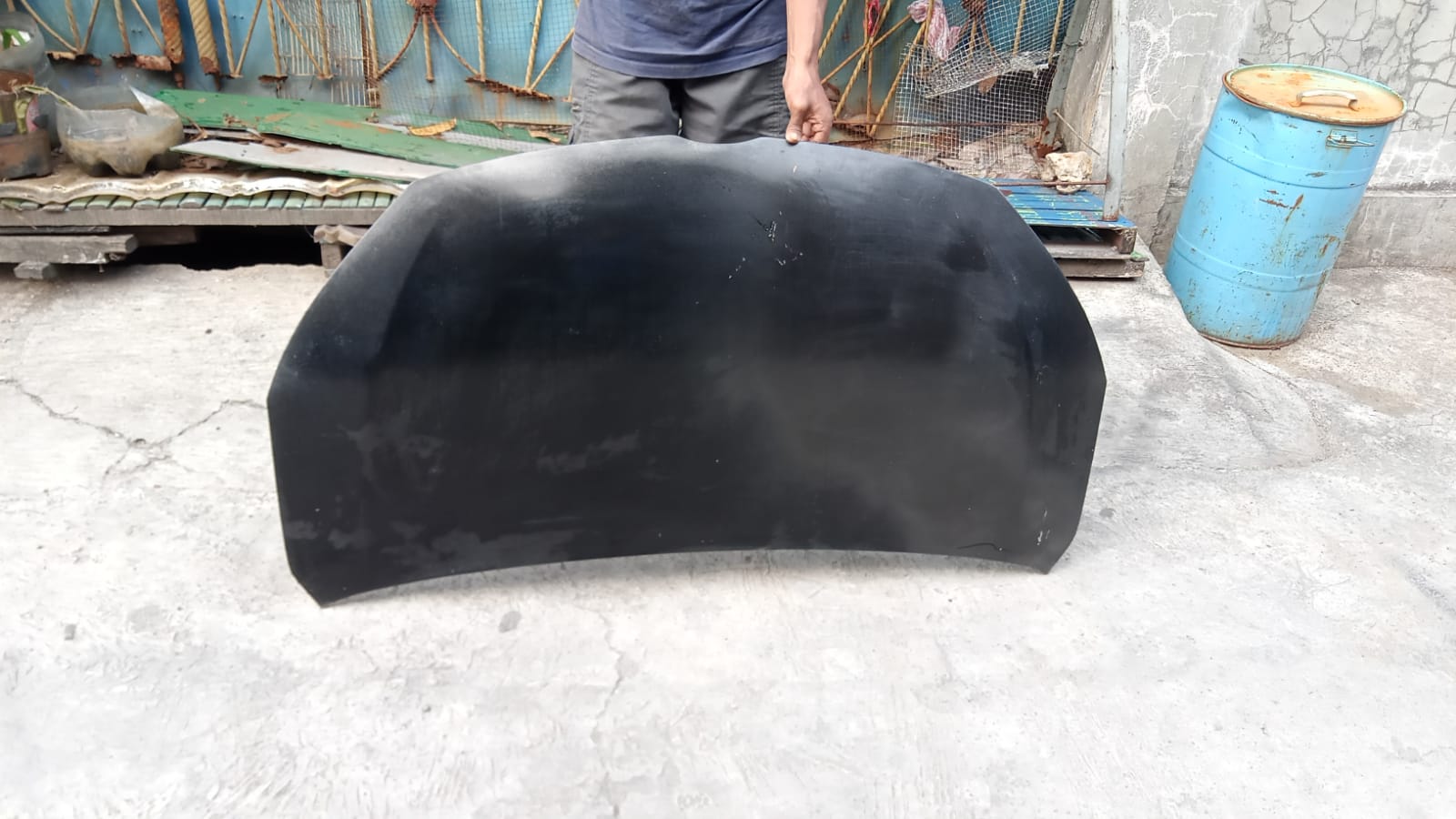 Distributor Kap Mesin Mobil Bekas dengan Stok Terlengkap dan Harga Bersaing
